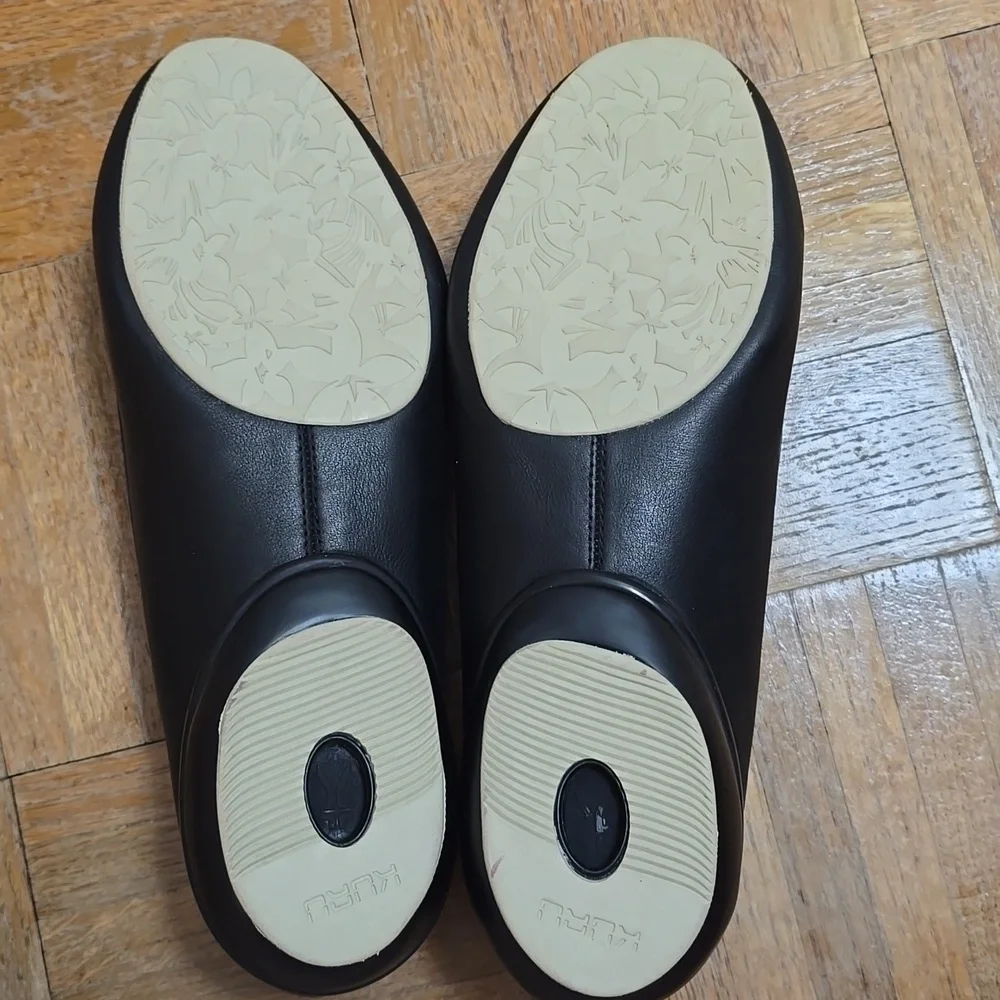 KURU Black Women's Flats & Loafers - Picture 7 of 12